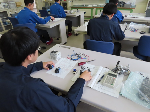 ECニュースNo.47　～3年生電気ネットワークコース実習の様子～